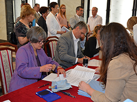 Opštini Pećinci preko 2 miliona za regresiranje prevoza učenika