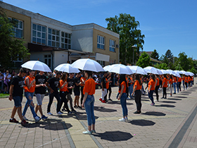 Kadril i kolo pećinačkih maturanata