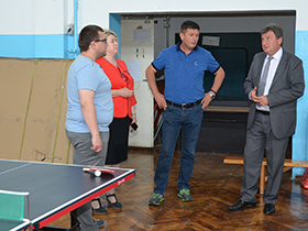 12 stolova za stoni tenis za decu i rekreativce