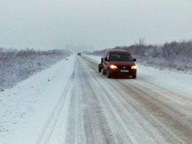 Putevi u opštini Pećinci prohodni, ekipe putara na terenu