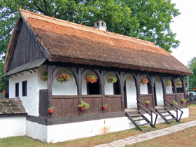 Etno kuća pod novim krovom