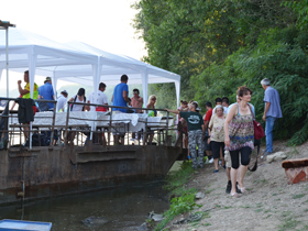 Regataše na cilju dočekali dobra hrana i tamburaši