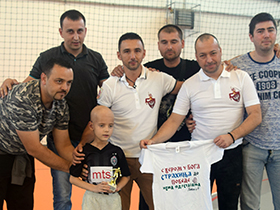 Fudbal i štrudla za Strahinju