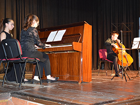 Zvuci klasike na sceni pećinačkog KC