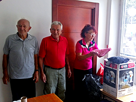 "Veselice" svake srede prikupljaju korišćenu garderobu