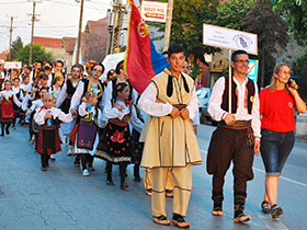 Sutra defile i koncert folkloraša u Šimanovcima