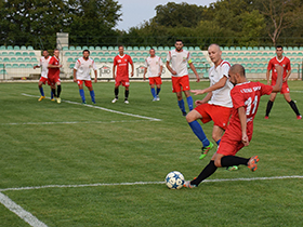 Pećinčani startovali pobedom