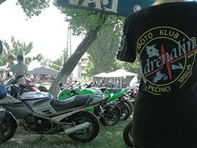 Moto trke, bajkerske igre i rok koncert u Pećincima