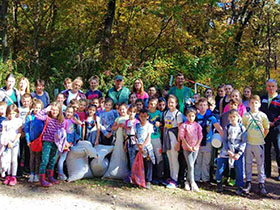 Sakupljali žir za svoju školu