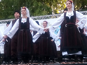 Izvor zaigrao i zapevao na festivalu u Beogradu