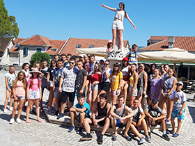 Grad istorije, stepenica i mimoze