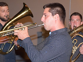 Zvuci trube na pećinačkom šetalištu