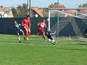 Dupli fudbalski program u Tovarniku