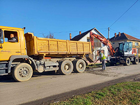 Uređene bankine od Sibača do Pećinaca