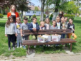 “Šimanovčanke” za Uskrs obradovale mališane