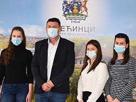 Opština Pećinci stipendira 30, a subvencioniše prevoz za 55 studenata