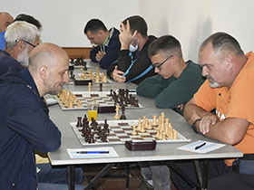 Dečani ne ispuštaju lidersku poziciju