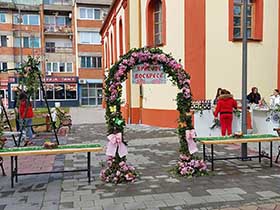 Отворен Ускршњи базар у Пећинцима