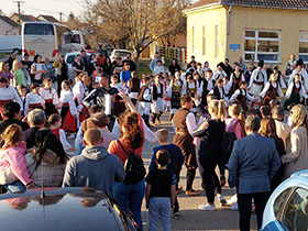 Велики концерт  фолклорних  ансамбала  у  Брестачу  4. јуна