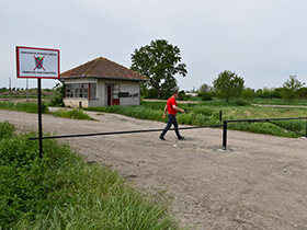 Уклања се дивља депонија у Пећинцима