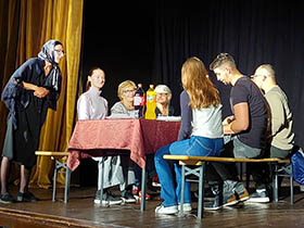 Косана одушевила пећиначку публику