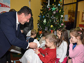 Đokić: Trudimo se da svako dete oseti radost praznika