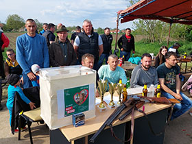 Ловци пуцали за Мину