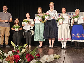 У Пећинцима одржана Зонска смотра фолклорне традиције Срема