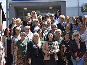 Пећиначке и дечке сремице у посети Лапљем селу