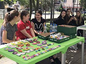 Ускршњи хуманитарни базар и изложба младих талената