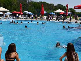 У петак бесплатан улаз на пећиначке базене