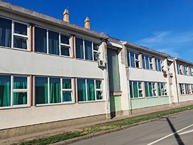 Лепше и функционалније учионице за пећиначке средњошколце