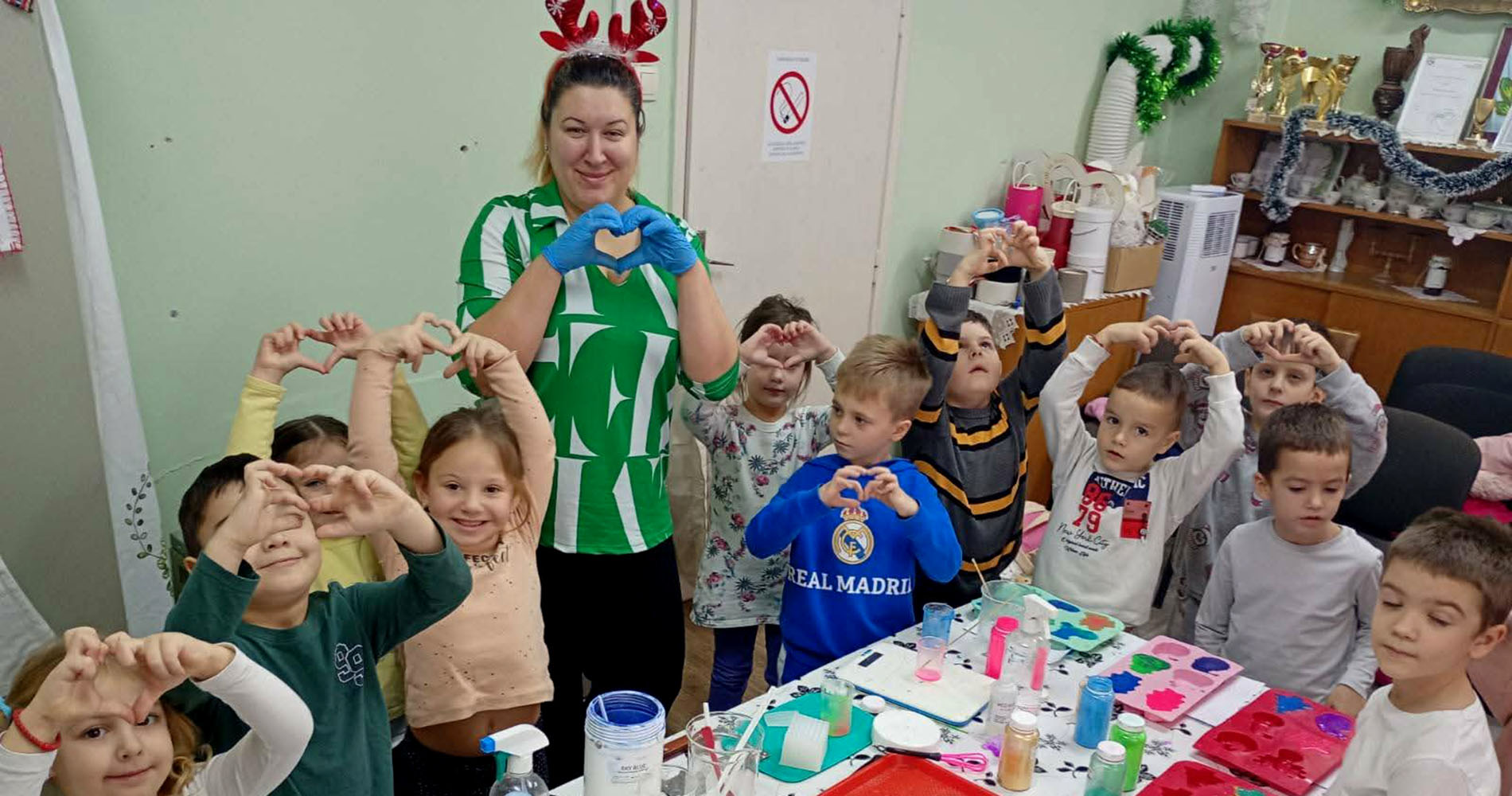 Novogodišnje druženje dece i Čarobnica