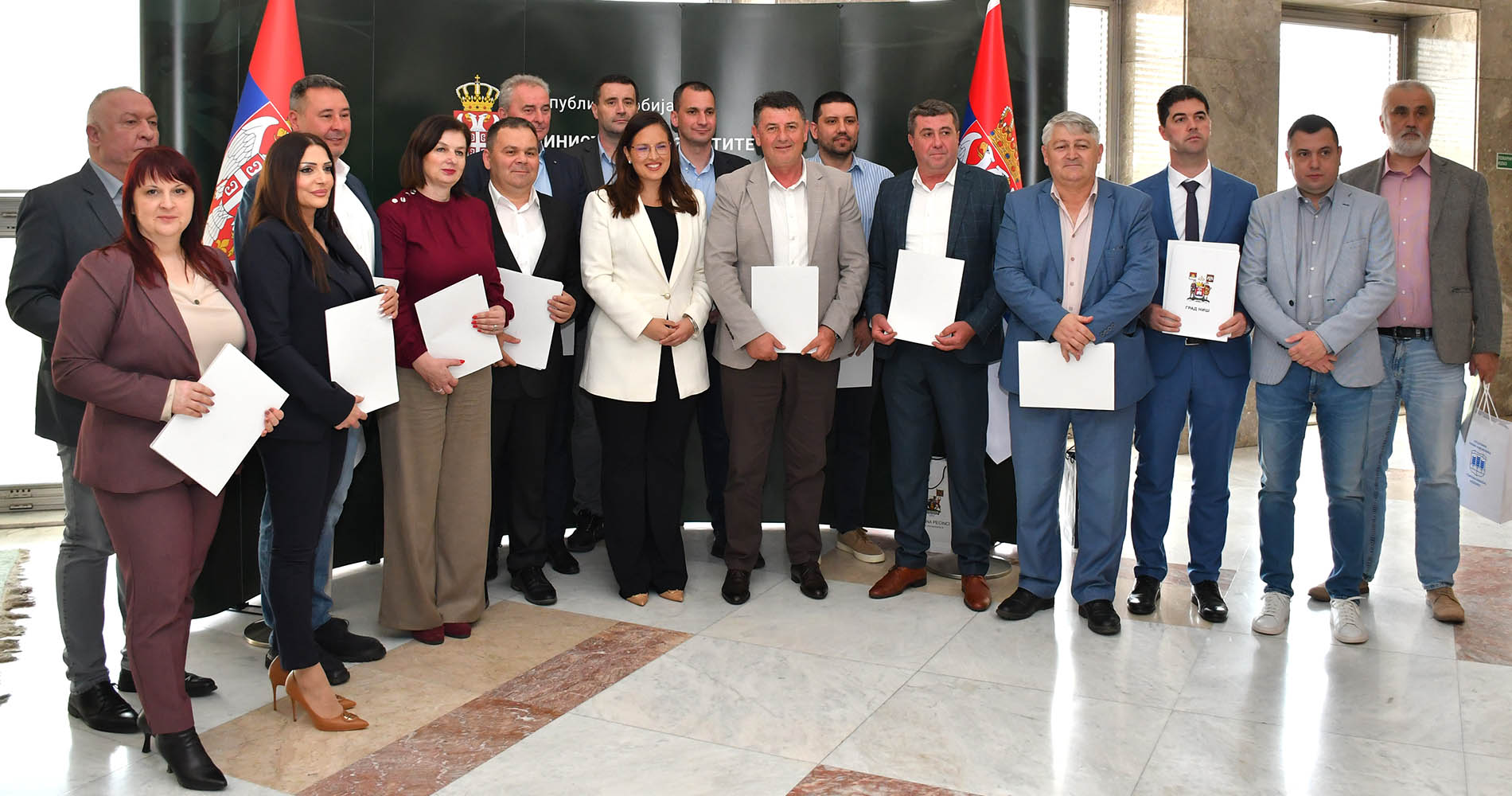 За унапређење управљања отпадом у општини Пећинци 44,5 милиона