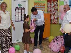 Ранчеви за 200 првака и бесплатни уџбеници за све основце (Видео)