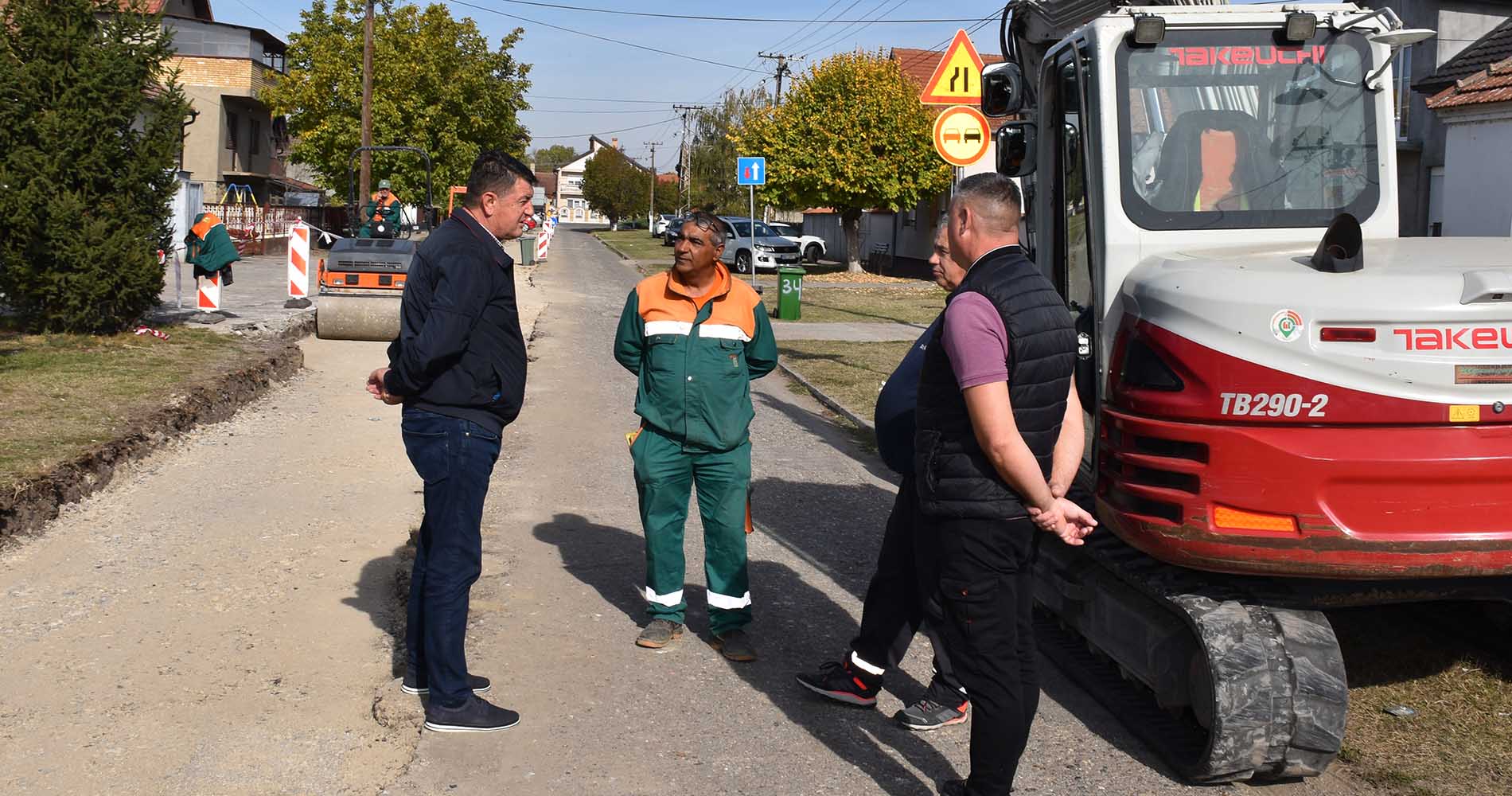 У току реконструкција споредних улица у општини Пећинци (Видео)