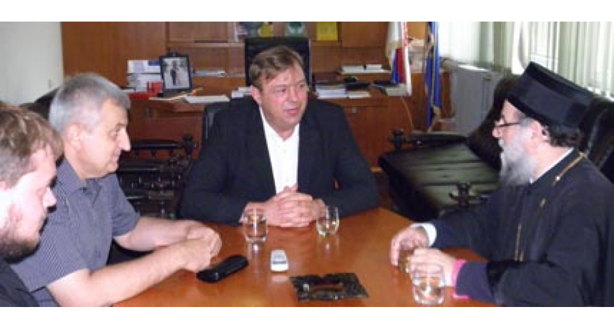 Episkop sremski Vasilije posetio opštinu Pećinci