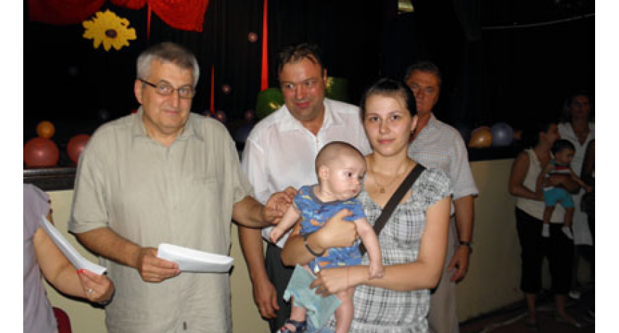 Bebama rođenim u 2012. po 20.000 dinara