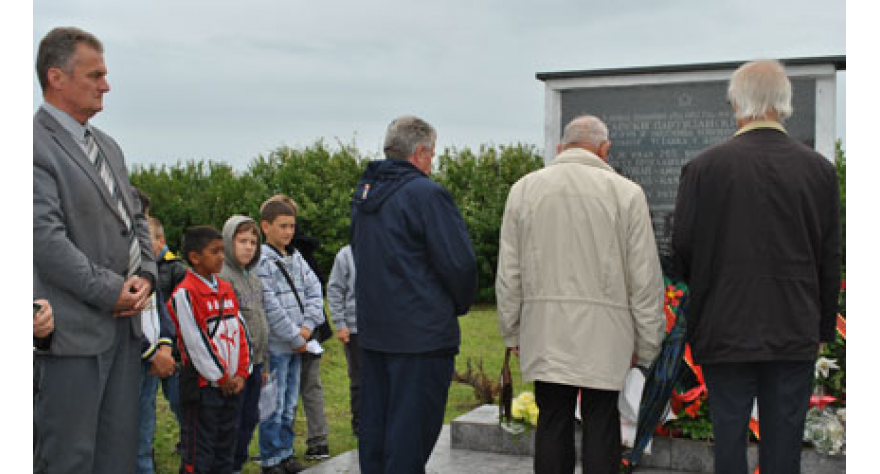 Borci posetili Spomen-park Posavskog odreda