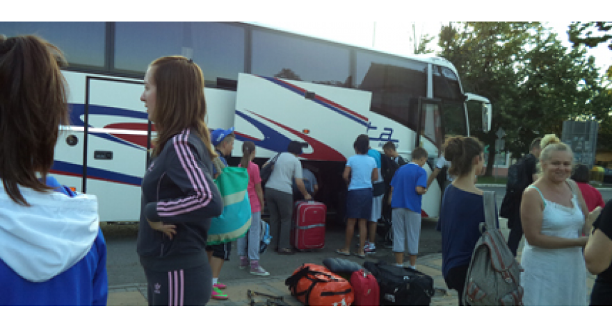 Pećinačka deca na letovanju preko Crvenog krsta