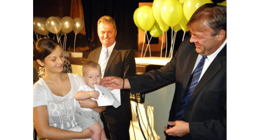 Po 20.000 svakom novorođenčetu