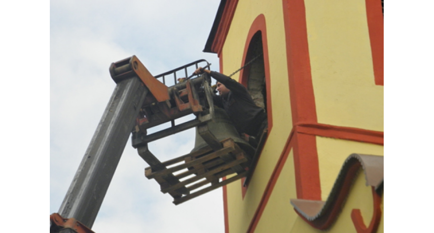 Nova zvona za pećinački hram