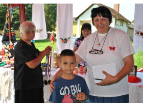 Izložba rukotvorina udruženja žena u Kupinovu