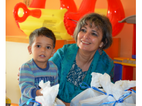 Slatkiši i igračke za lepšu Novu godinu