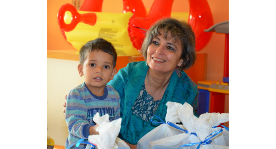 Slatkiši i igračke za lepšu Novu godinu