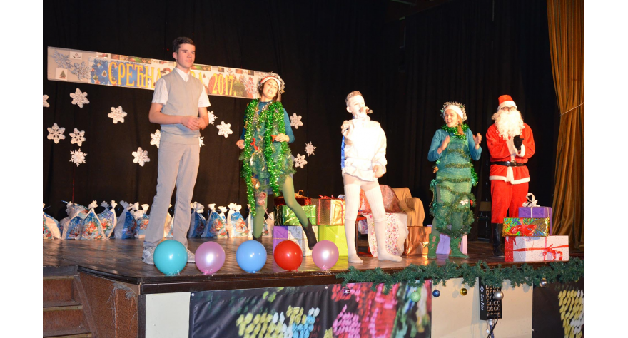 KC Pećinci obradovao mališane sa dve predstave