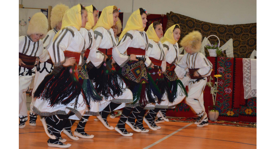 Vatromet folklora u sportskoj hali