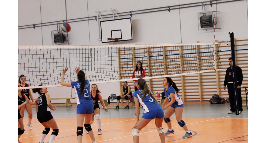 Seniorke pobedile, pred kadetkinjama još uigravanja