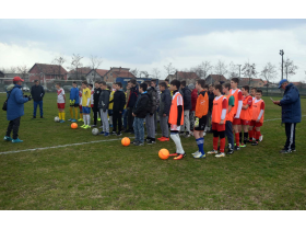 Učesnici selekcionog turnira pionirskog fudbala u Pećincima