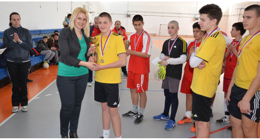 Revija fudbala i mladosti u Donjem Tovarniku